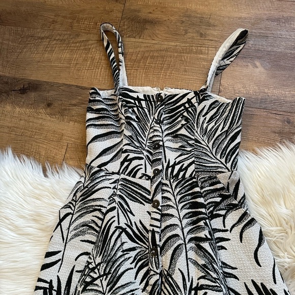 HUTCH Aidy Palm Print Dress - Picture 5 of 6